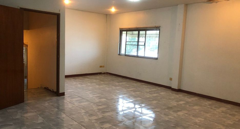 For sale 5 bed office in Huai Khwang, Bangkok