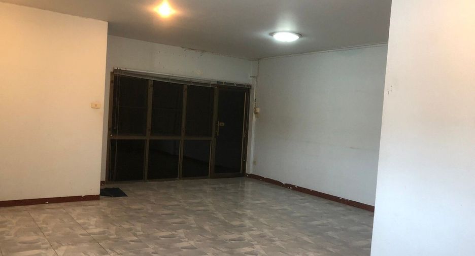 For sale 5 bed office in Huai Khwang, Bangkok