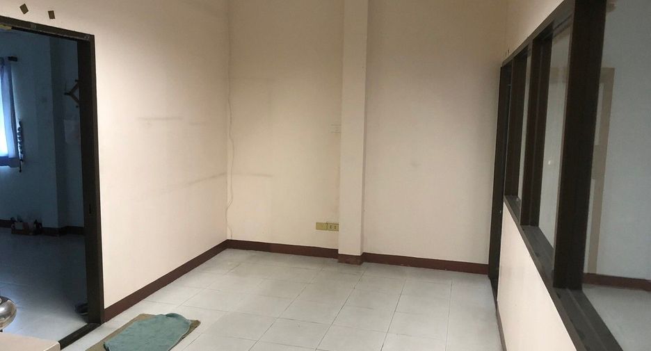 For sale 5 bed office in Huai Khwang, Bangkok
