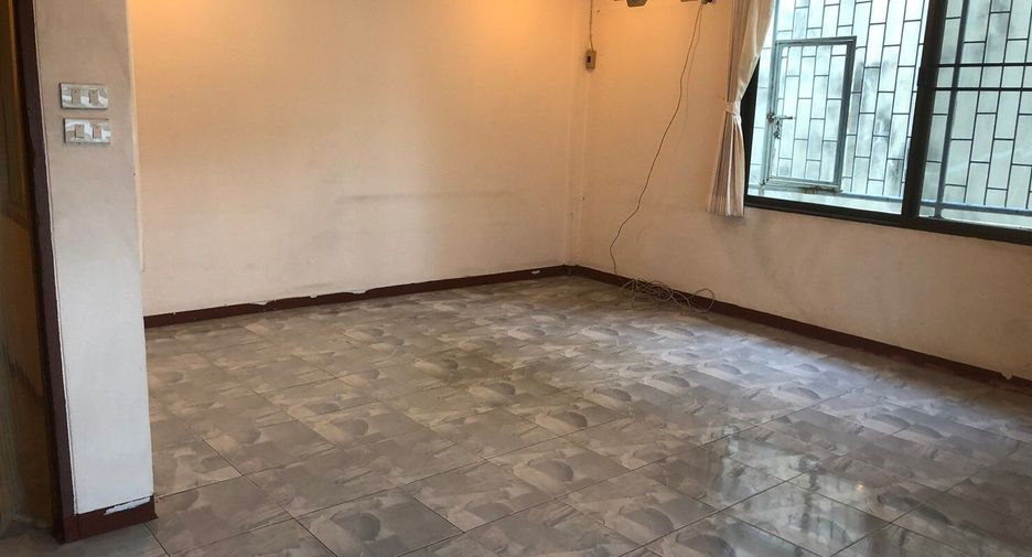 For sale 5 bed office in Huai Khwang, Bangkok