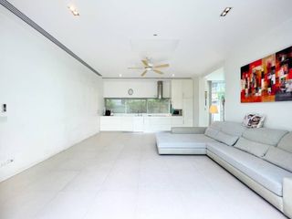 For sale 3 Beds house in Phra Khanong, Bangkok