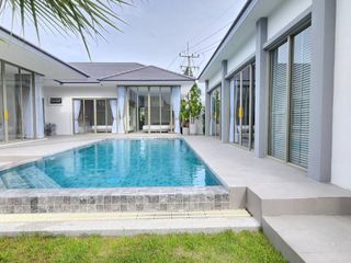 For sale 4 bed villa in Hua Hin, Prachuap Khiri Khan