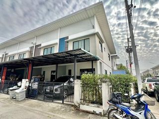 For sale 3 bed townhouse in Mueang Chachoengsao, Chachoengsao