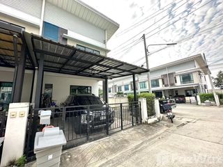 For sale 3 bed townhouse in Mueang Chachoengsao, Chachoengsao