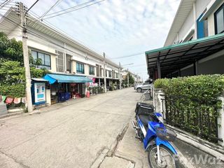 For sale 3 bed townhouse in Mueang Chachoengsao, Chachoengsao