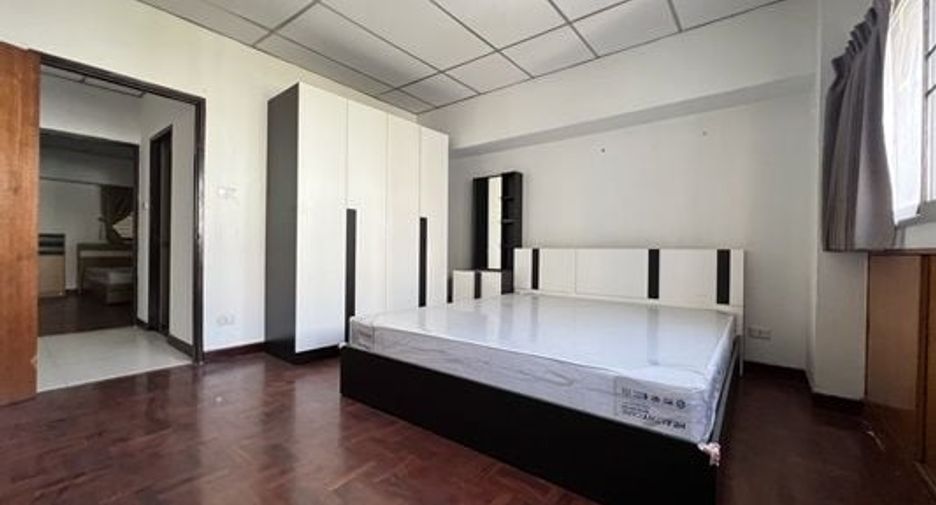 For sale 2 Beds condo in Khlong Toei, Bangkok