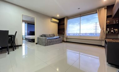 For sale 2 bed condo in Huai Khwang, Bangkok
