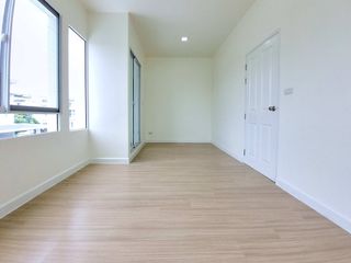 For sale 3 bed townhouse in Khlong Sam Wa, Bangkok