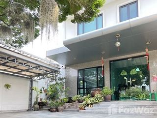For sale 10 bed office in Phra Khanong, Bangkok