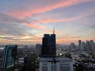 For sale 1 bed condo in Khlong Toei, Bangkok