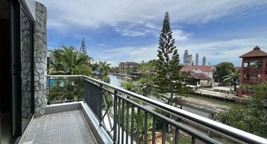 For sale 3 bed house in Sattahip, Chonburi