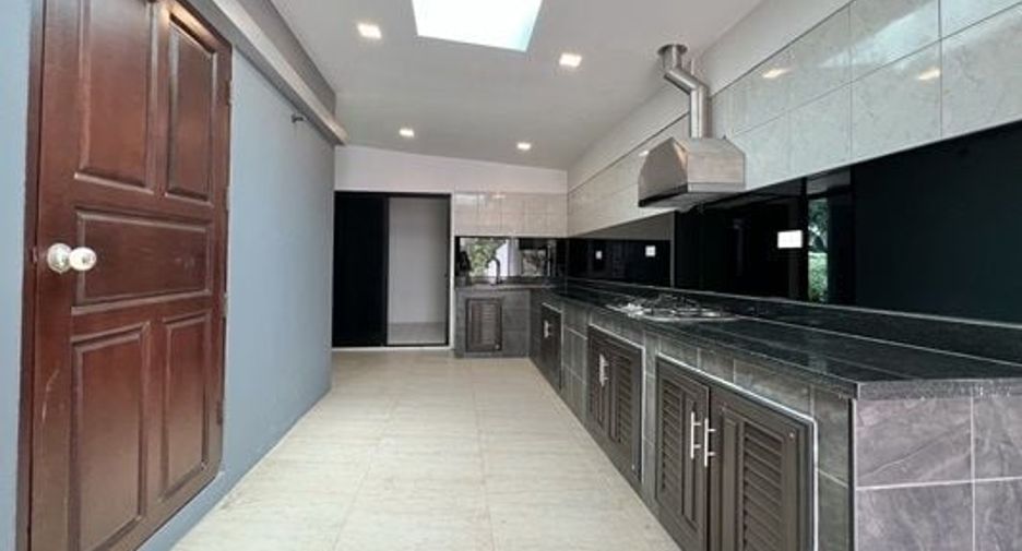 For sale 3 bed house in Sattahip, Chonburi