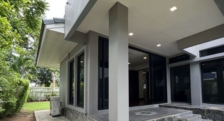 For sale 3 bed house in Sattahip, Chonburi