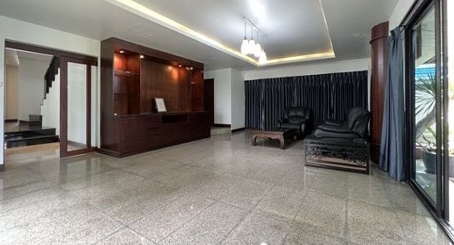 For sale 3 bed house in Sattahip, Chonburi