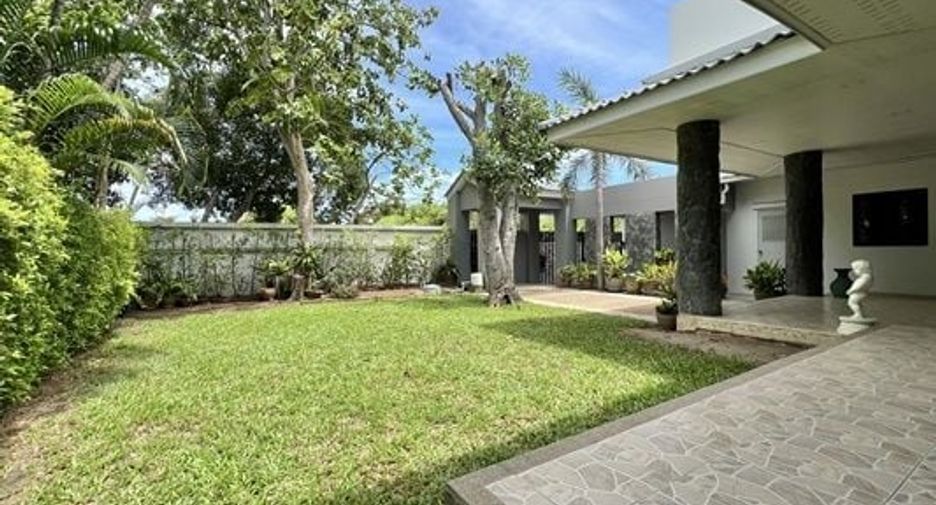 For sale 3 bed house in Sattahip, Chonburi