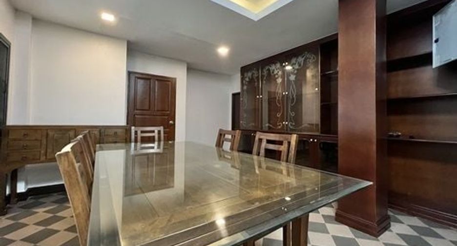 For sale 3 bed house in Sattahip, Chonburi