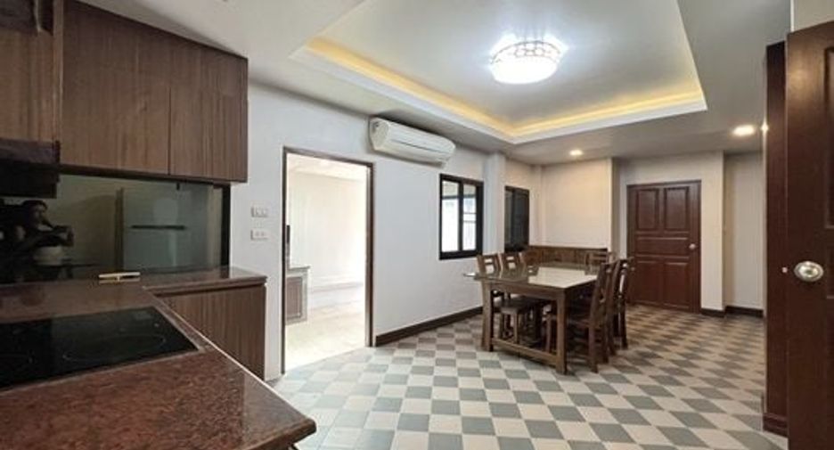 For sale 3 bed house in Sattahip, Chonburi