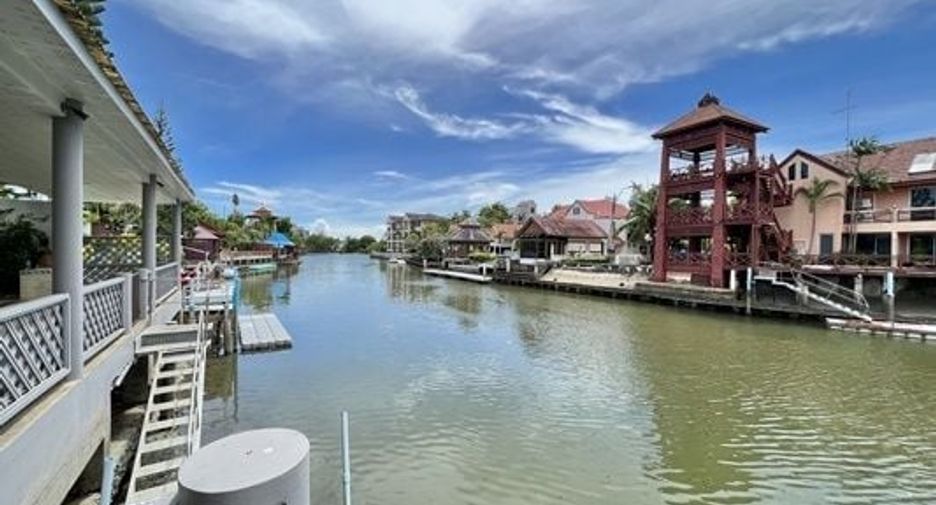 For sale 3 bed house in Sattahip, Chonburi