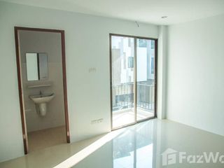 For sale 7 Beds townhouse in Mueang Chiang Mai, Chiang Mai