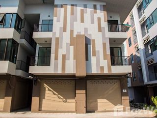 For sale 7 Beds townhouse in Mueang Chiang Mai, Chiang Mai