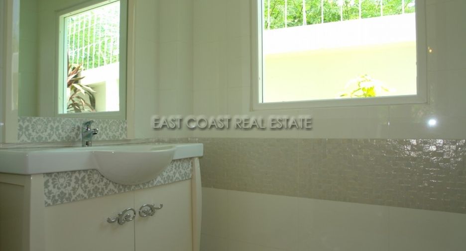 For rent and for sale 6 bed house in Bang Lamung, Chonburi