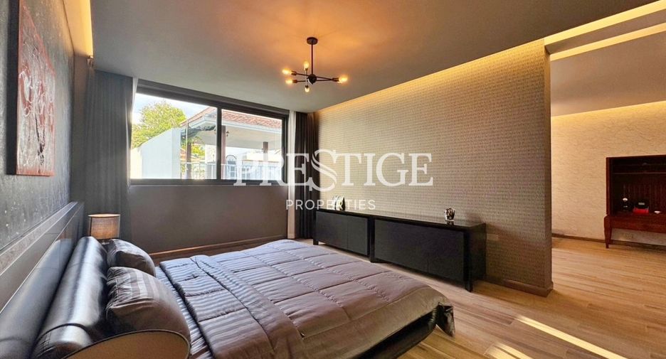 For sale 5 bedrooms house in Bang Lamung, Chonburi