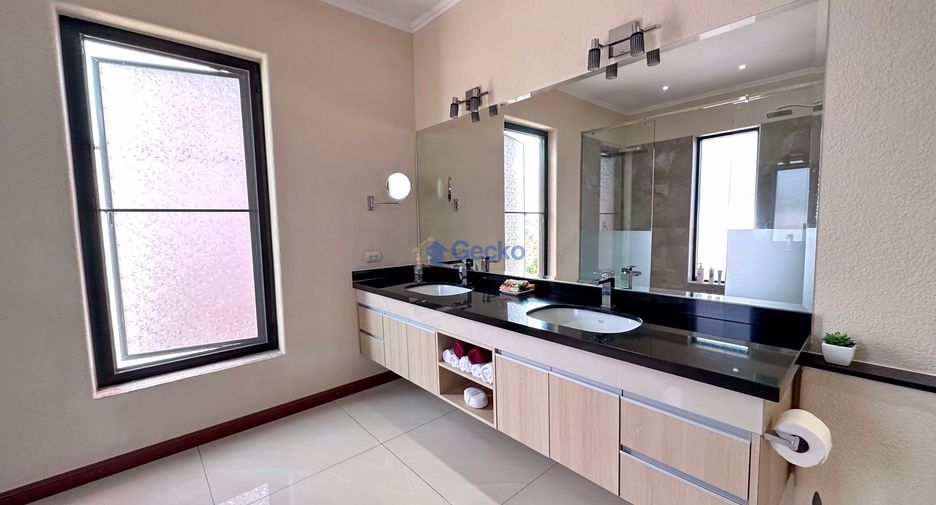 For rent and for sale 4 bedrooms house in Bang Lamung, Chonburi