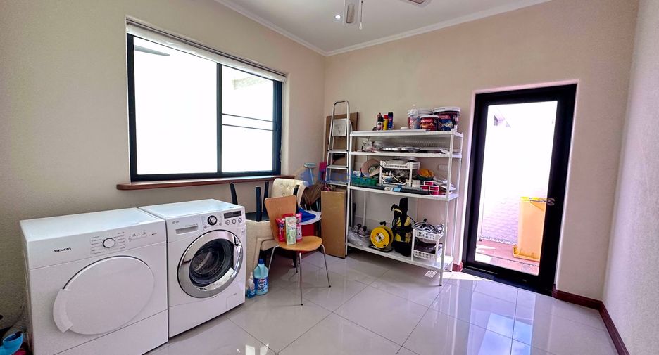 For rent and for sale 4 bedrooms house in Bang Lamung, Chonburi