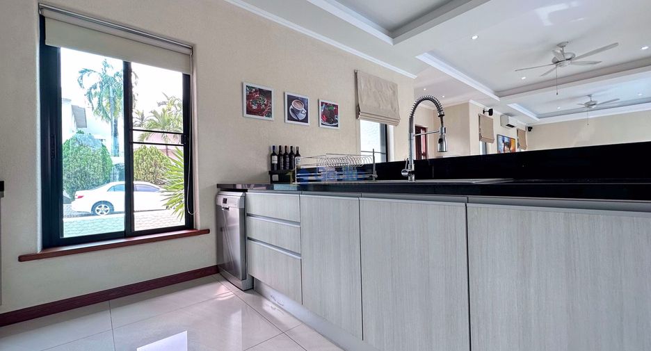For rent and for sale 4 bedrooms house in Bang Lamung, Chonburi