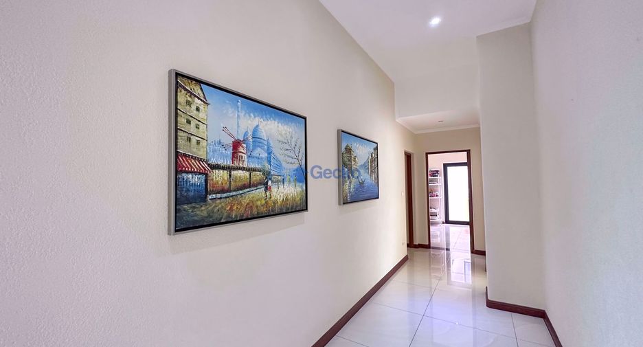 For rent and for sale 4 bedrooms house in Bang Lamung, Chonburi