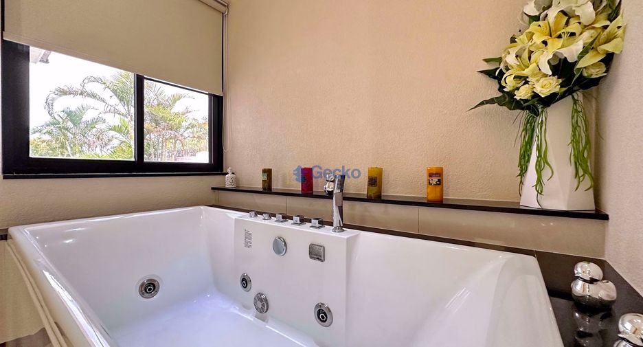 For rent and for sale 4 bedrooms house in Bang Lamung, Chonburi