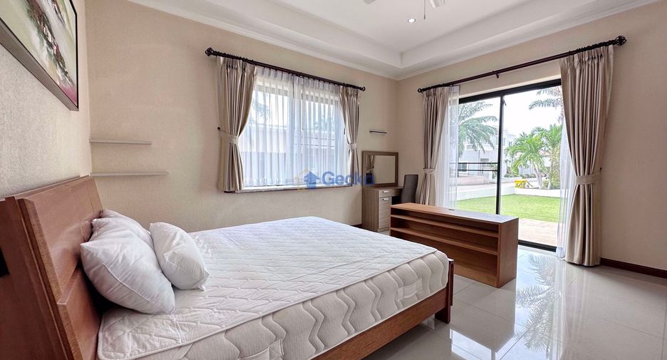 For rent and for sale 4 bedrooms house in Bang Lamung, Chonburi