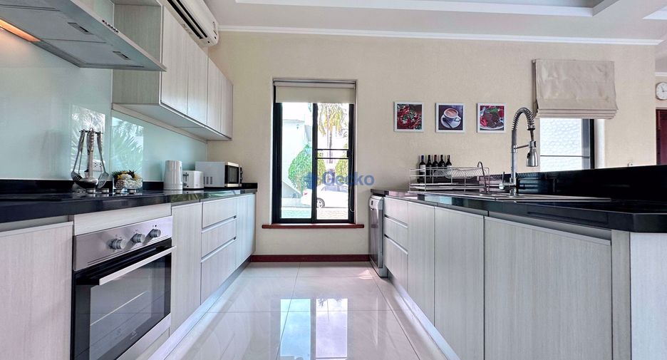 For rent and for sale 4 bedrooms house in Bang Lamung, Chonburi