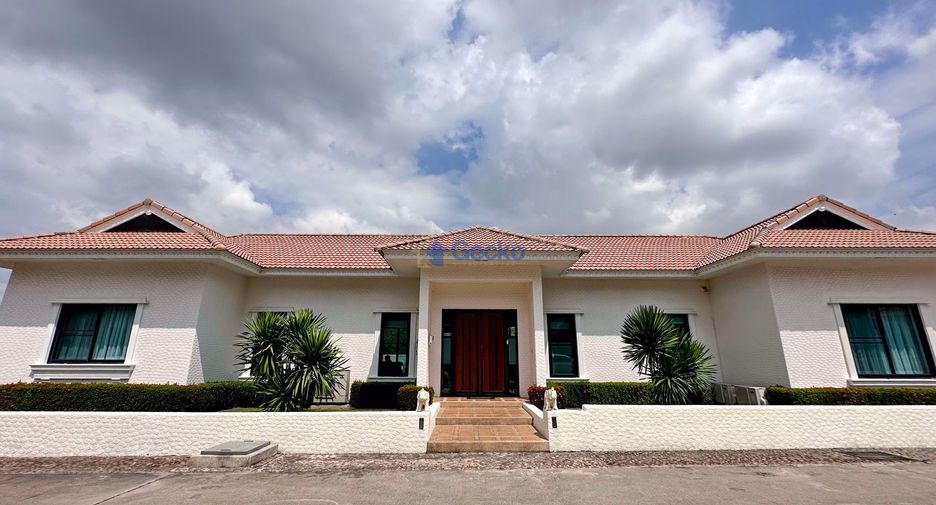 For rent and for sale 4 bedrooms house in Bang Lamung, Chonburi