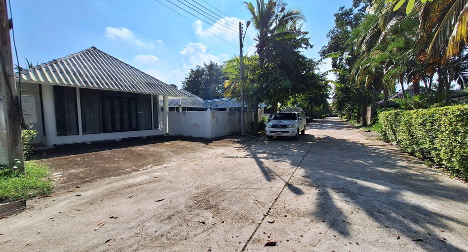 For rent 4 bed villa in Hua Hin, Prachuap Khiri Khan