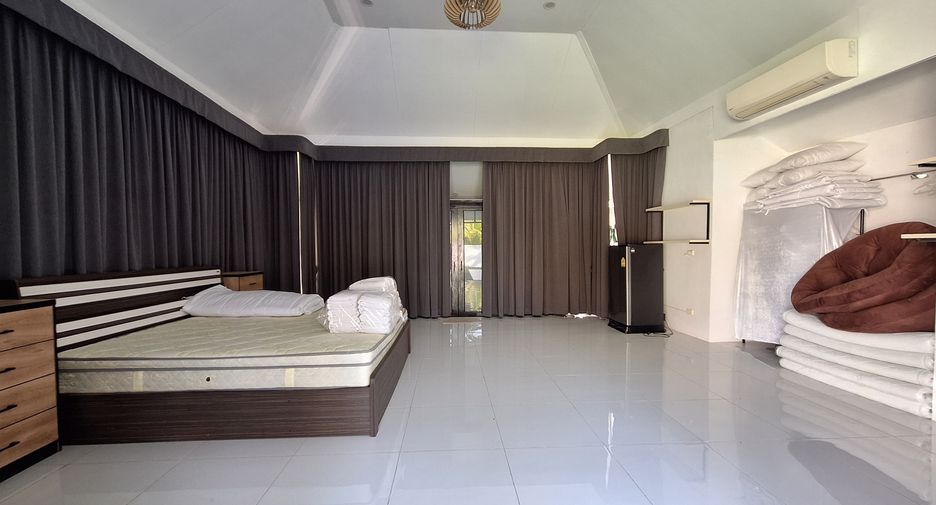 For rent 4 bed villa in Hua Hin, Prachuap Khiri Khan