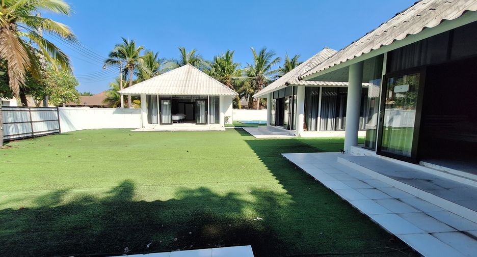 For rent 4 bed villa in Hua Hin, Prachuap Khiri Khan