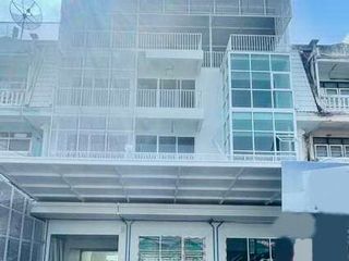 For rent and for sale 3 bed office in Bang Kapi, Bangkok