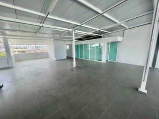 For rent and for sale 3 bed office in Bang Kapi, Bangkok