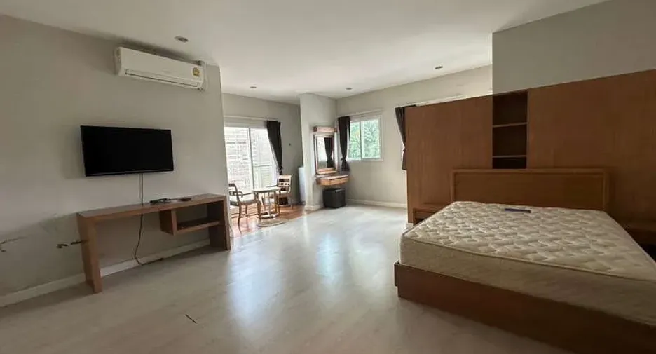 For rent 24 bedrooms office in Chatuchak, Bangkok