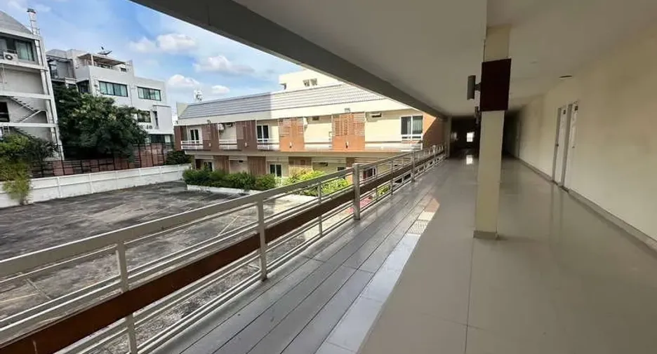 For rent 24 bedrooms office in Chatuchak, Bangkok
