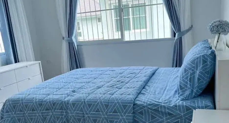Casa en alquiler de 3 habitaciones en Bang Phli, Samut Prakan