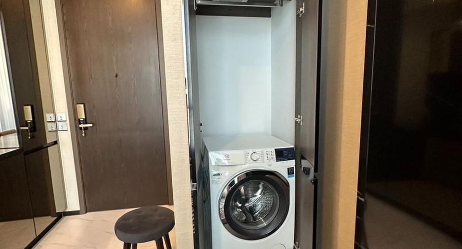 For sale 1 bed condo in Khlong Toei, Bangkok