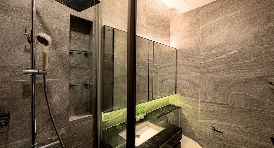 For rent 2 bed condo in Khlong Toei, Bangkok