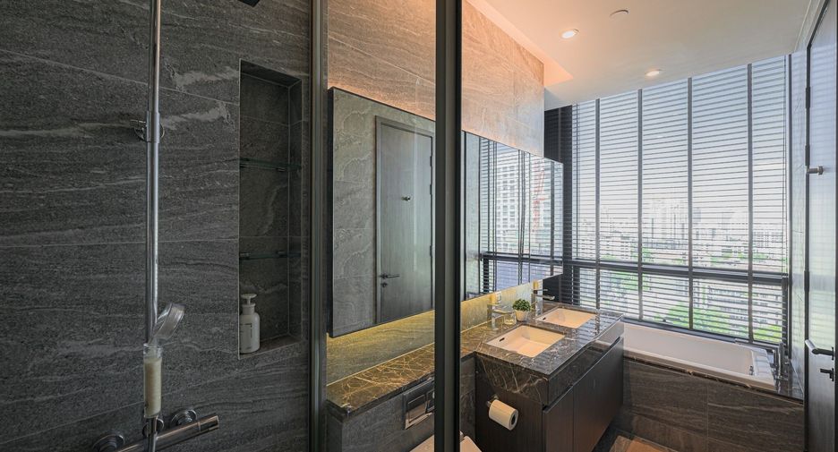 For rent 2 bed condo in Khlong Toei, Bangkok