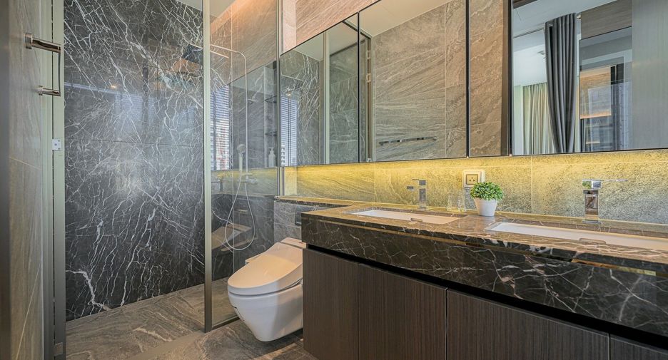 For rent 2 bed condo in Khlong Toei, Bangkok