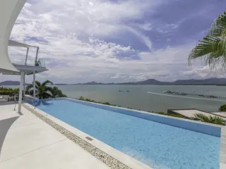 For sale 6 bed villa in Thalang, Phuket