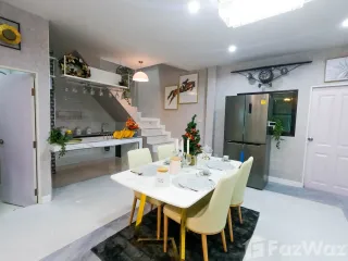 For sale 4 bed townhouse in Pran Buri, Prachuap Khiri Khan