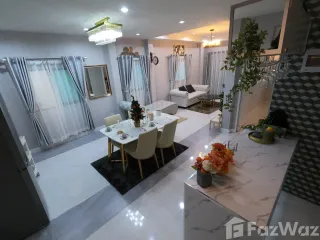 For sale 4 bed townhouse in Pran Buri, Prachuap Khiri Khan