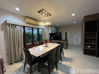 For sale 4 Beds house in Bangkok Noi, Bangkok